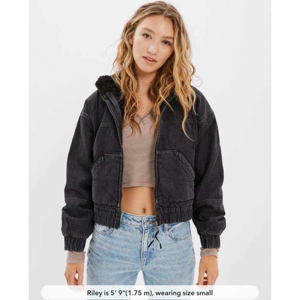 AE Bomber Jacket - Picture 6 of 7